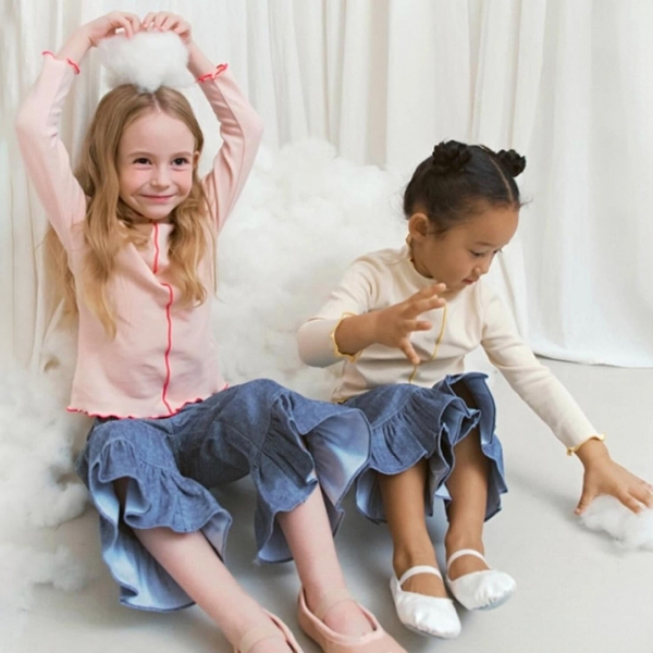 <a href='/index.html?ptype=view&idx=10889&page=1&code=b_sketch'>아스트라블룸 외국인 키즈모델 섭의</a>